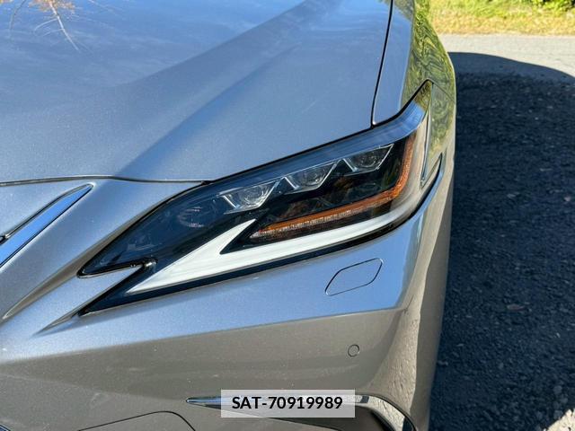 Lexus ES 2019-01 7794345-5