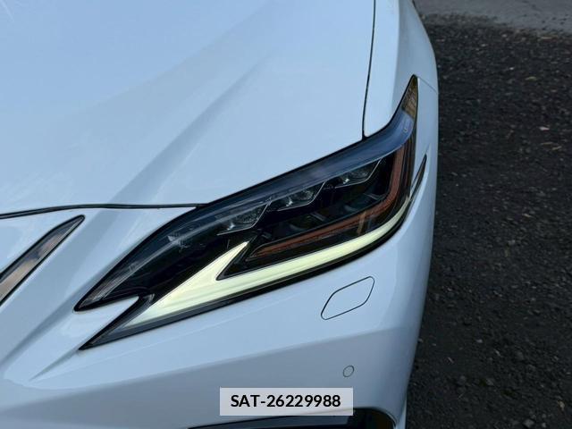 Lexus ES 2020-11 7794348-3