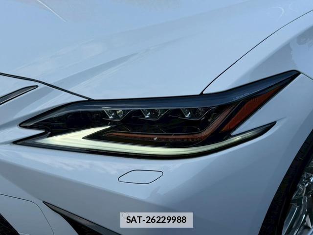 Lexus ES 2020-11 7794348-4