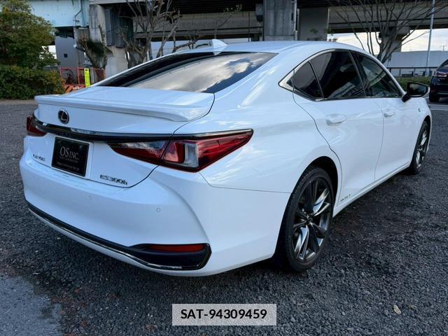 Lexus ES 2019-02 7794357-1