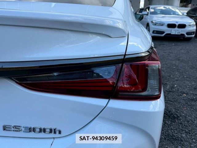 Lexus ES 2019-02 7794357-9