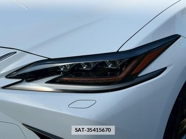 Lexus ES 2019-12 7794359-10