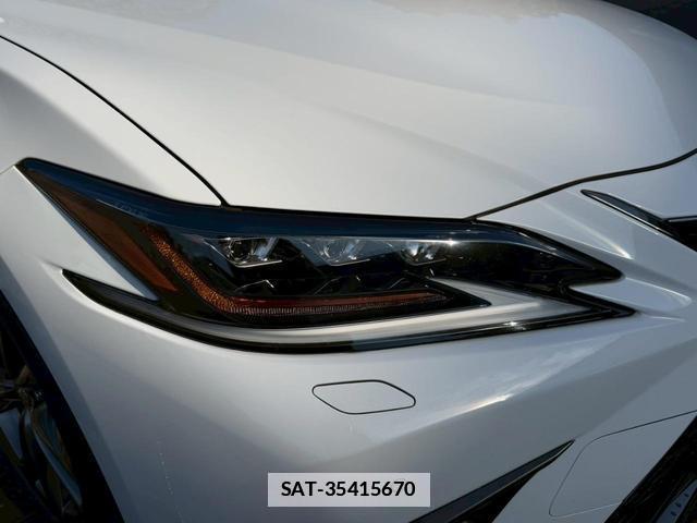 Lexus ES 2019-12 7794359-11