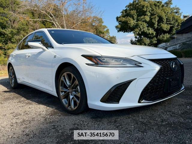Lexus ES 2019-12 7794359-13