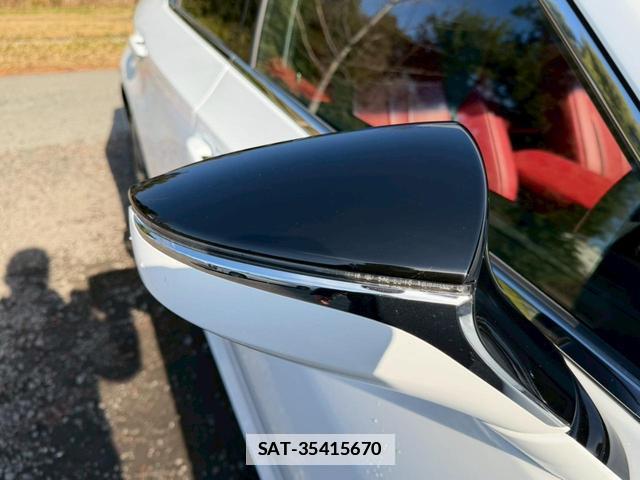 Lexus ES 2019-12 7794359-15