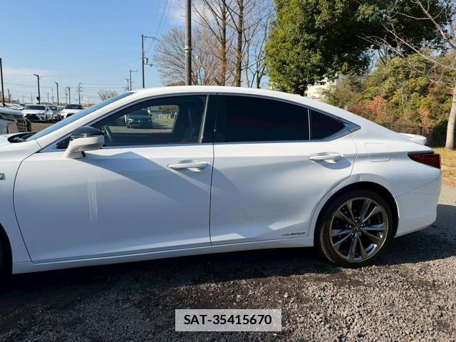 Lexus ES 2019-12 7794359-9