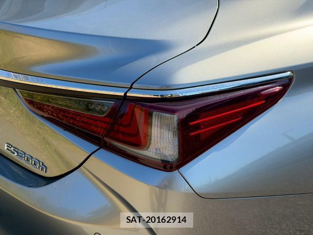 Lexus ES 2018-12 7794364-12