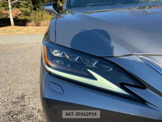Lexus ES 2018-12 7794364-9