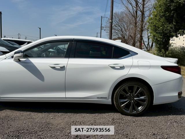 Lexus ES 2019-04 7794382-10