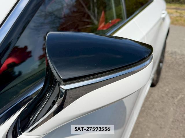 Lexus ES 2019-04 7794382-11
