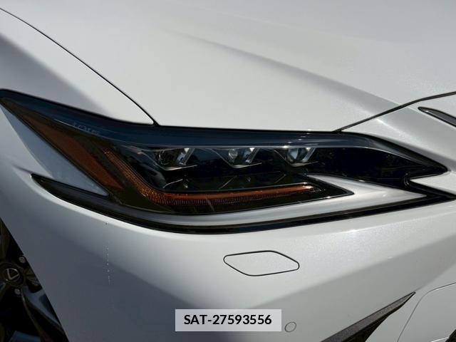 Lexus ES 2019-04 7794382-14