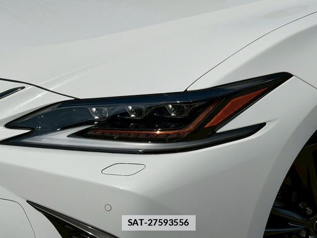 Lexus ES 2019-04 7794382-4