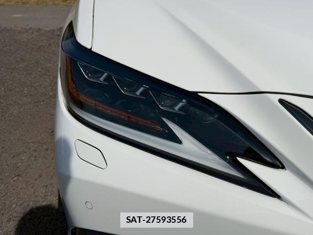 Lexus ES 2019-04 7794382-9