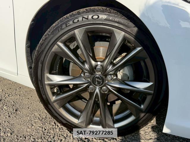 Lexus ES 2019-09 7794384-13