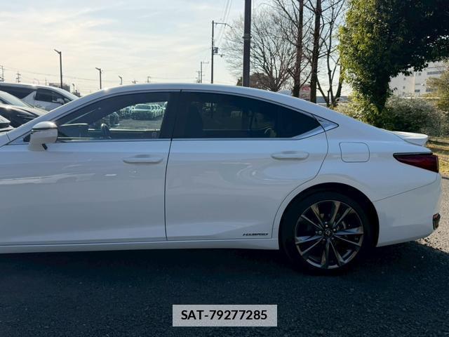 Lexus ES 2019-09 7794384-7