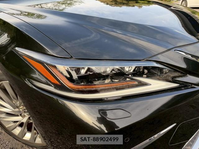 Lexus ES 2018-12 7794407-11