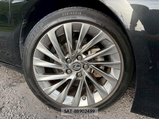 Lexus ES 2018-12 7794407-14