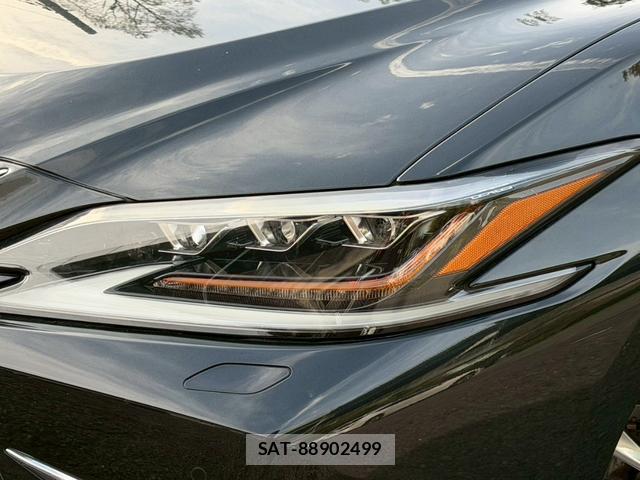 Lexus ES 2018-12 7794407-4
