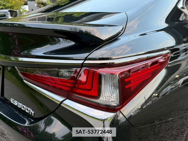 Lexus ES 2019-02 7794419-7