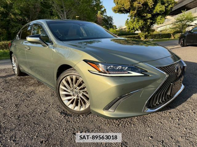 Lexus ES 2019-04 7794421-1