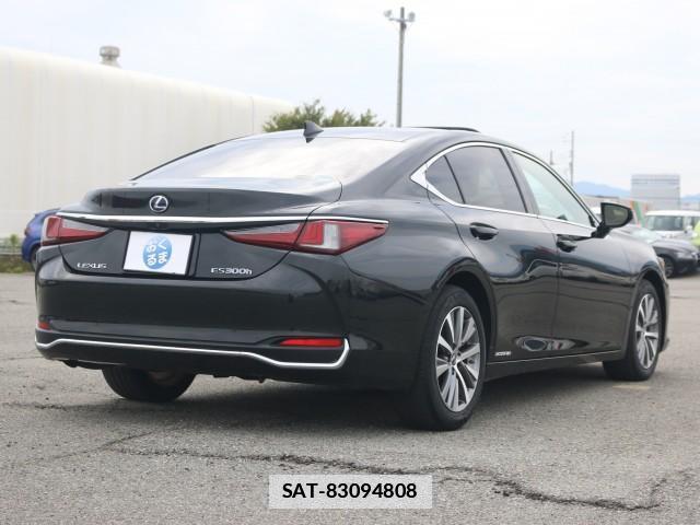 Lexus ES 2020-05 7796363-13