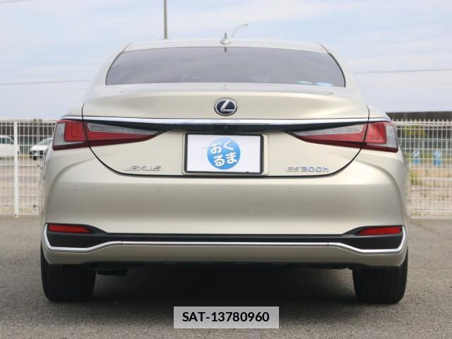 Lexus ES 2019-07 7796364-1