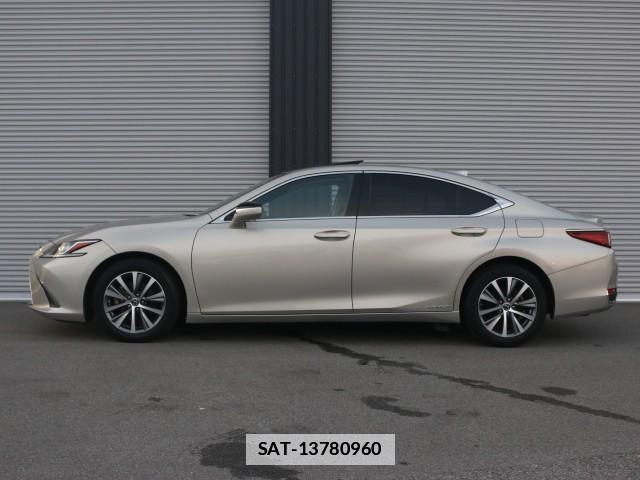 Lexus ES 2019-07 7796364-10
