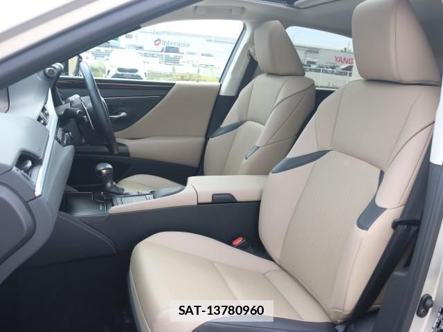 Lexus ES 2019-07 7796364-5