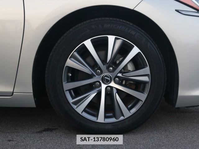 Lexus ES 2019-07 7796364-8
