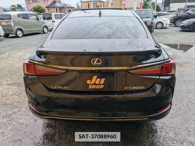 Lexus ES 2019-04 7798700-5