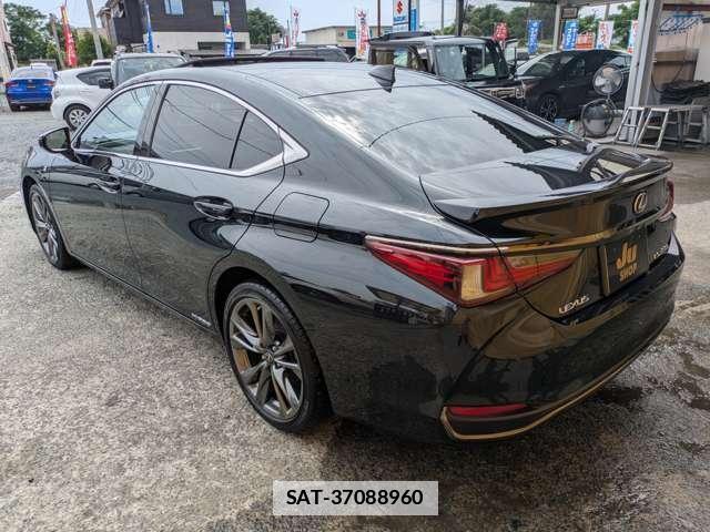 Lexus ES 2019-04 7798700-6