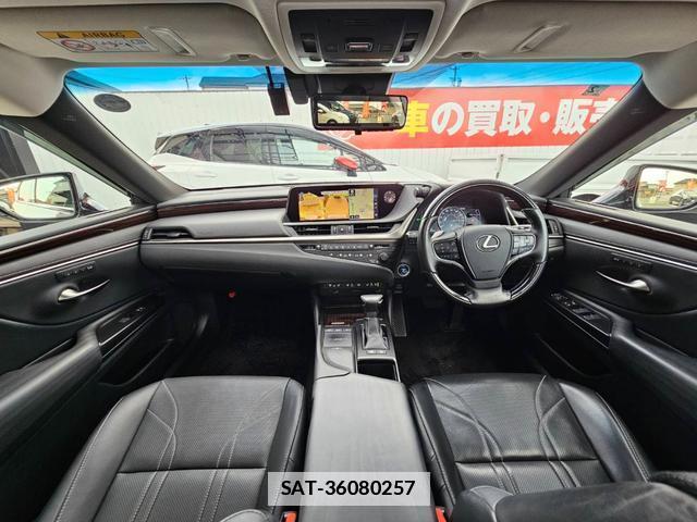 Lexus ES 2019-02 7800792-1