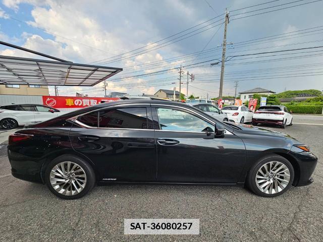 Lexus ES 2019-02 7800792-12