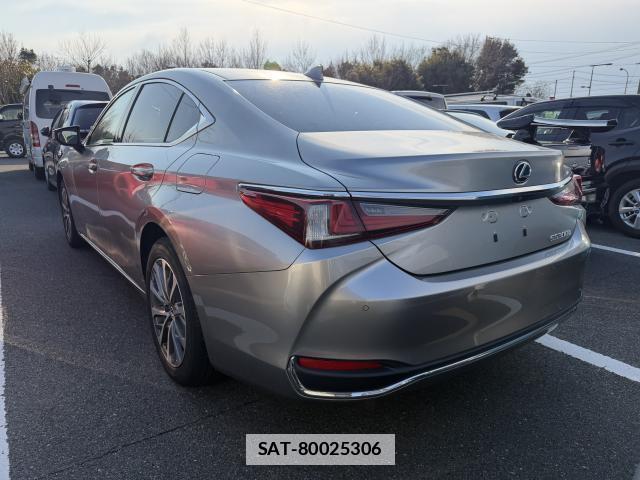 Lexus ES 2022-11 7804033-1