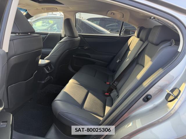Lexus ES 2022-11 7804033-19