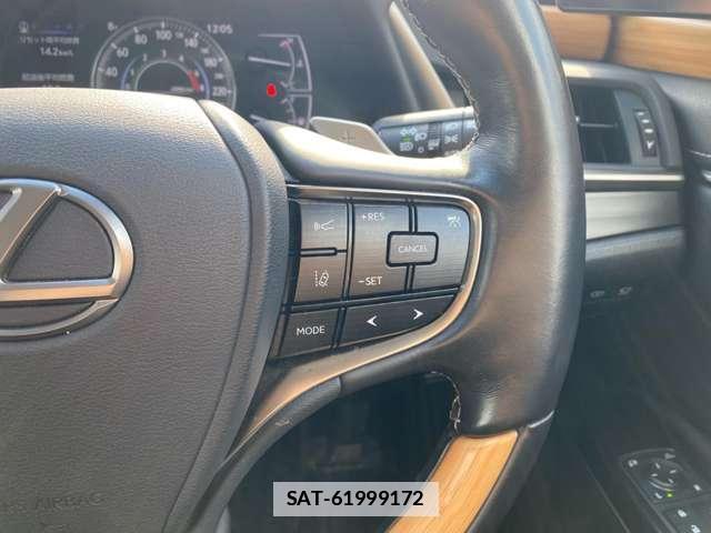 Lexus ES 2019-10 7806445-13