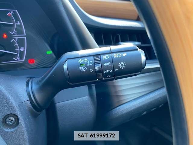 Lexus ES 2019-10 7806445-15