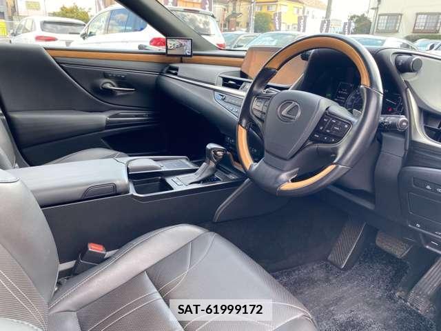 Lexus ES 2019-10 7806445-2