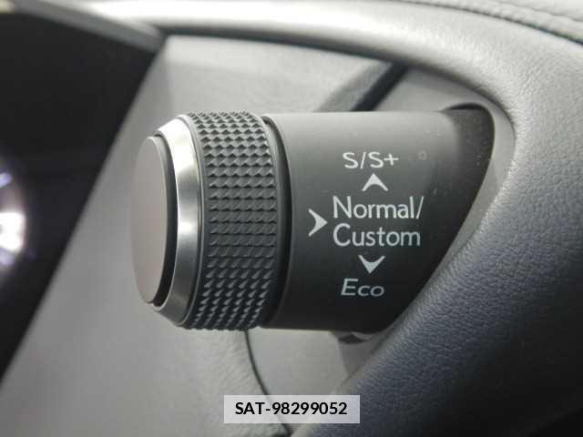 Lexus ES 2019-09 7810904-11
