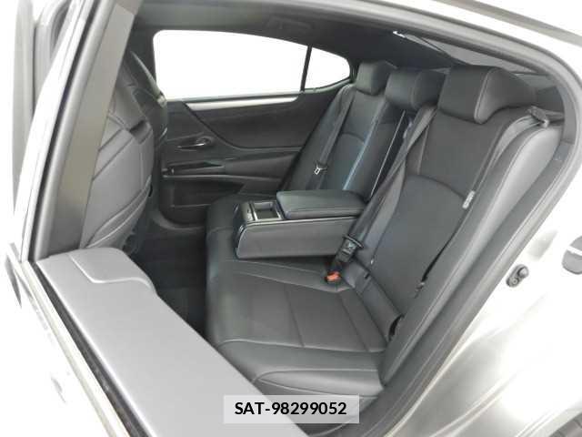 Lexus ES 2019-09 7810904-17