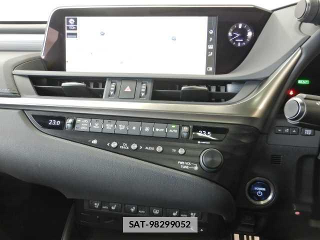 Lexus ES 2019-09 7810904-6