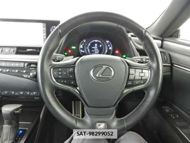 Lexus ES 2019-09 7810904-7