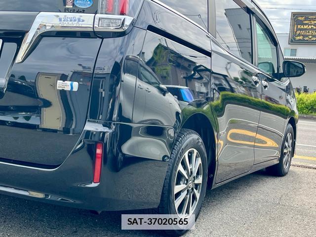 Toyota ESQUIRE 2018-01 7798443-6