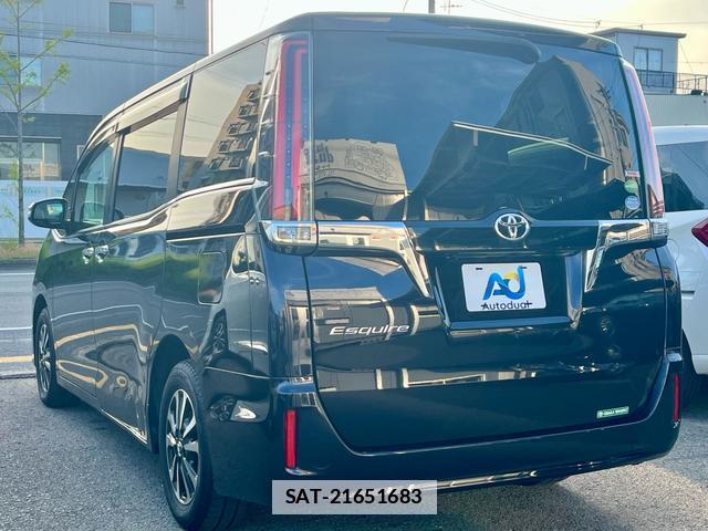 Toyota ESQUIRE 2018-10 7798451-4