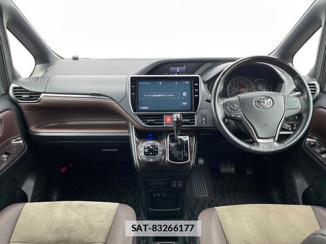 Toyota ESQUIRE 2018-01 7799170-1