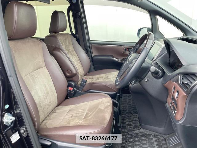 Toyota ESQUIRE 2018-01 7799170-8