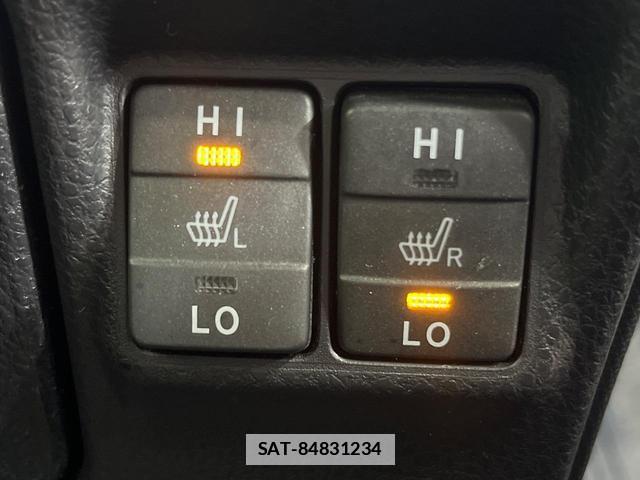 Toyota ESQUIRE 2017-12 7800958-6
