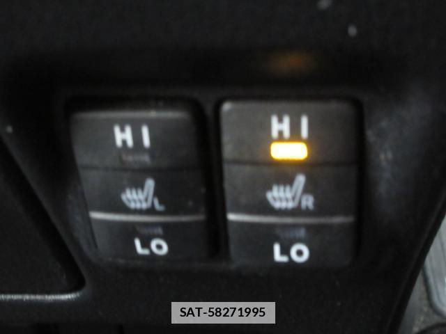 Toyota ESQUIRE 2017-11 7802199-6