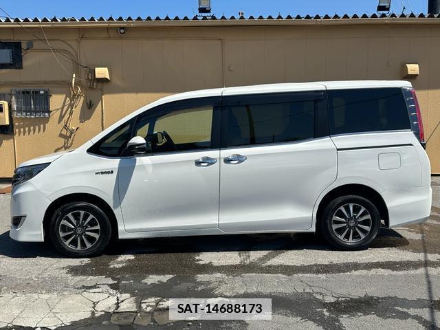Toyota ESQUIRE 2019-01 7802235-19