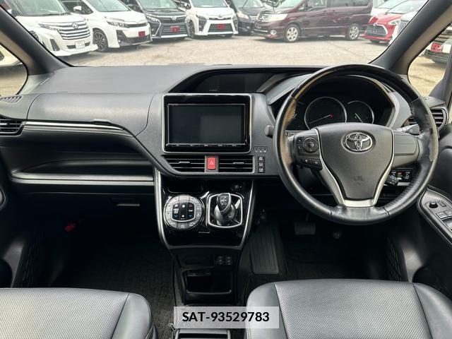 Toyota ESQUIRE 2017-06 7802275-1